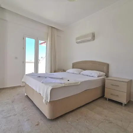 Beatrice Large Family Вилла