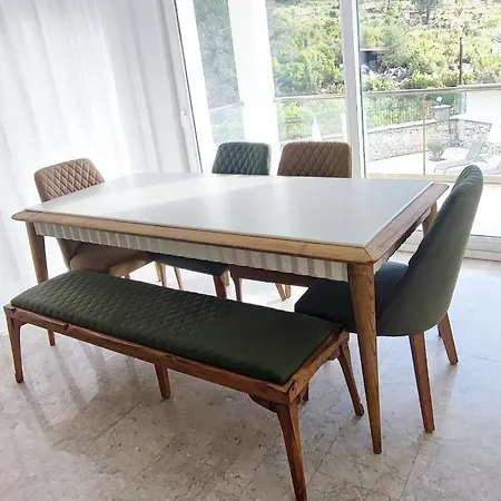 Beatrice Large Family Вилла