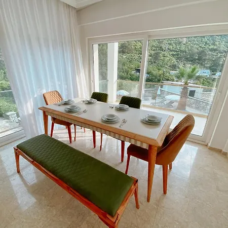 Вилла Beatrice Large Family *