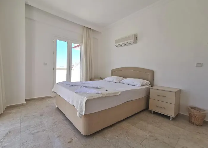 Beatrice Large Family Villa