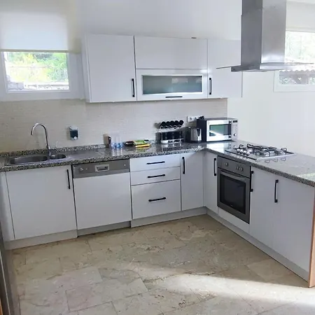 Beatrice Large Family فيلة *