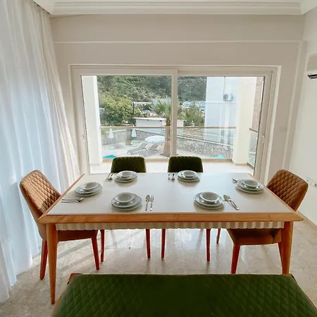 Beatrice Large Family فيلة *