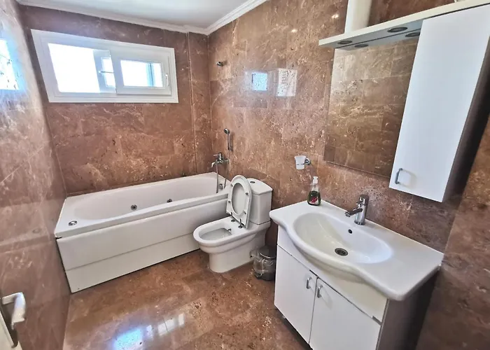 Beatrice Large Family Vila *